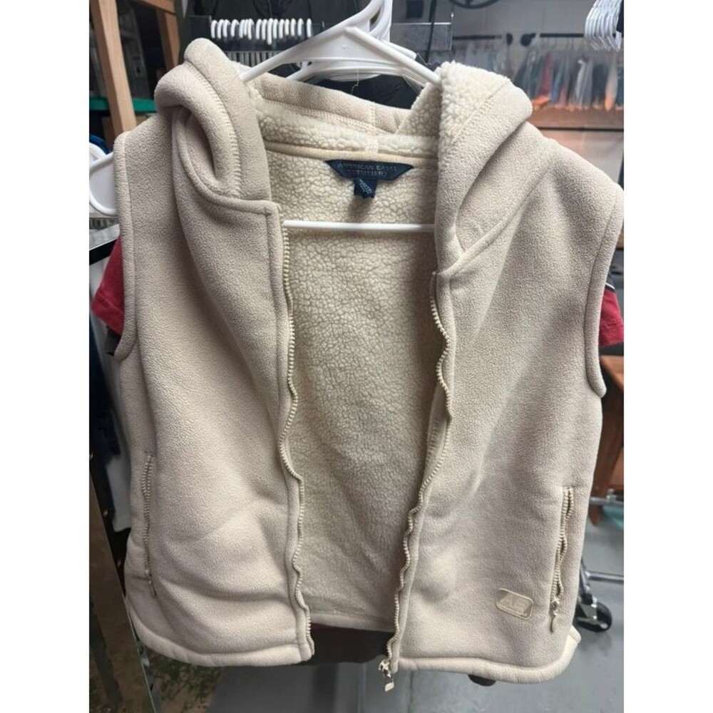 Medium American Eagle vest